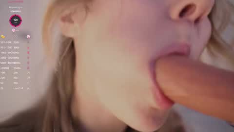 Snapshot of cute_pie_an chatting on 02/19/25, 05:16 AN online show from 02/19/25, 05:16