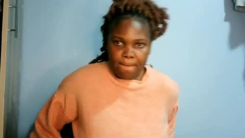 Snapshot of cute_roxie chatting on 06/22/26, 09:23 cute_roxie online show from 06/22/26, 09:23
