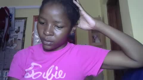 Snapshot of cute_sexy3 chatting on 11/11/25, 10:37 SHARON online show from 11/11/25, 10:37