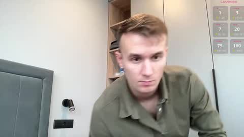 cute_skywalker online show from 10/25/25, 11:29