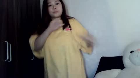 Snapshot of cute_slut09 chatting on 07/18/26, 11:52 Mimi online show from 07/18/26, 11:52
