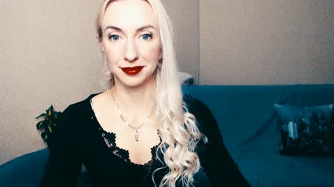 cute_smile_shy online show from 01/10/25, 09:31