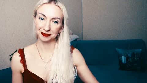 cute_smile_shy online show from 01/14/25, 07:11