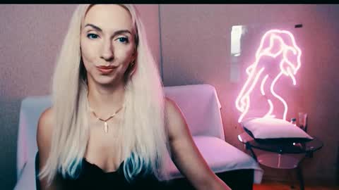 cute_smile_shy online show from 09/11/25, 07:47