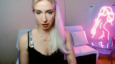 cute_smile_shy online show from 11/08/25, 08:51