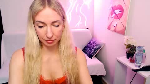 cute_smile_shy online show from 03/24/26, 08:36