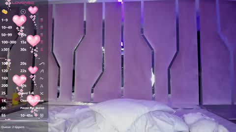 Snapshot of cute_stoone chatting on 02/25/25, 06:25 SOLEI online show from 02/25/25, 06:25