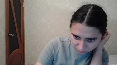 Snapshot of cute_strawberry_ chatting on 12/05/24, 06:33 cute_strawberry_ online show from 12/05/24, 06:33