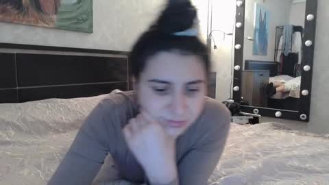 Snapshot of cute_strawberry_ chatting on 12/18/24, 01:02 cute_strawberry_ online show from 12/18/24, 01:02