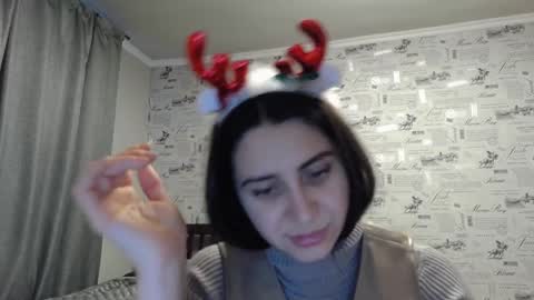 Snapshot of cute_strawberry_ chatting on 12/24/24, 12:55 cute_strawberry_ online show from 12/24/24, 12:55