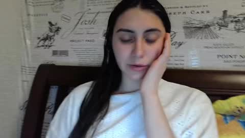 Snapshot of cute_strawberry_ chatting on 01/08/25, 04:11 cute_strawberry_ online show from 01/08/25, 04:11