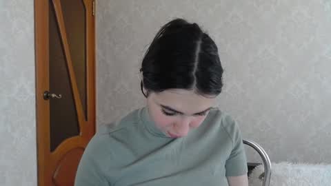 Snapshot of cute_strawberry_ chatting on 02/08/25, 11:22 cute_strawberry_ online show from 02/08/25, 11:22