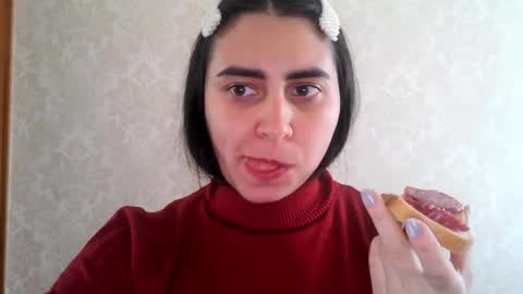 Snapshot of cute_strawberry_ chatting on 10/20/25, 07:53 cute_strawberry_ online show from 10/20/25, 07:53