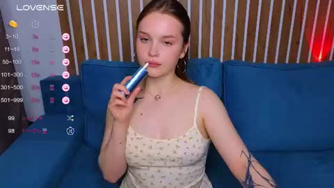 Snapshot of cute_summer_breathe chatting on 06/20/26, 11:07 Sue online show from 06/20/26, 11:07