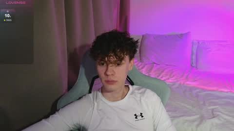 Snapshot of cute_thomas chatting on 05/09/26, 06:46 Thomas - online show from 05/09/26, 06:46