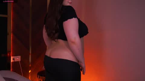 Amber online show from 01/12/25, 01:42