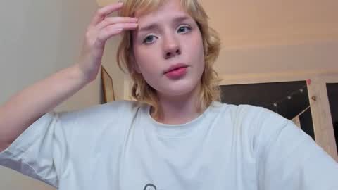 Snapshot of cuteasfuck_ chatting on 10/29/25, 02:52 Amy online show from 10/29/25, 02:52