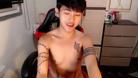 Snapshot of cuteasiancock98 chatting on 05/05/26, 05:10 Steph online show from 05/05/26, 05:10
