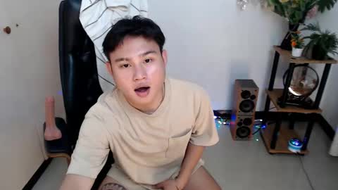 cuteasianlee online show from 12/19/25, 04:03