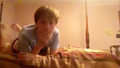 Snapshot of cuteboii29 chatting on 02/13/25, 04:00 cuteboii29 online show from 02/13/25, 04:00