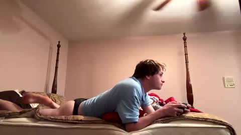 Snapshot of cuteboii29 chatting on 09/24/25, 01:42 cuteboii29 online show from 09/24/25, 01:42