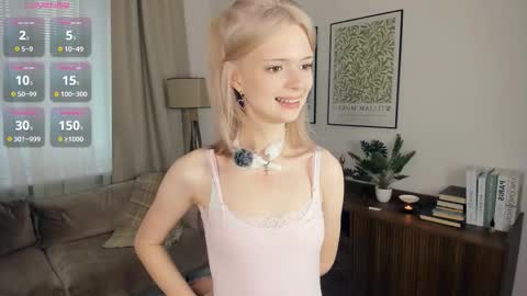 Snapshot of cutebrutality chatting on 10/14/25, 08:15 Alice online show from 10/14/25, 08:15