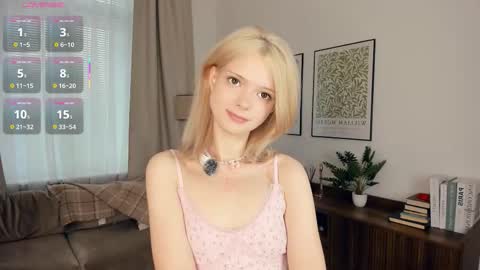Snapshot of cutebrutality chatting on 10/23/25, 08:24 Alice online show from 10/23/25, 08:24