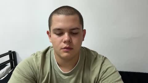 Snapshot of cutebutnaughty_ chatting on 10/03/25, 06:49 Alex online show from 10/03/25, 06:49