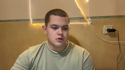 Snapshot of cutebutnaughty_ chatting on 11/06/25, 08:43 Alex online show from 11/06/25, 08:43