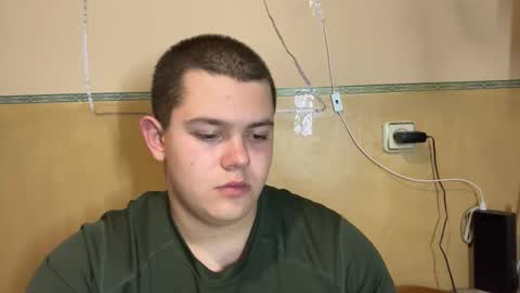 Snapshot of cutebutnaughty_ chatting on 11/11/25, 09:15 Alex online show from 11/11/25, 09:15