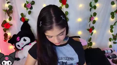 Snapshot of cutee_andrea chatting on 11/19/25, 02:22 Andrea 3 online show from 11/19/25, 02:22