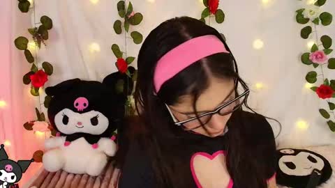 Snapshot of cutee_andrea chatting on 12/14/25, 01:44 Andrea 3 online show from 12/14/25, 01:44