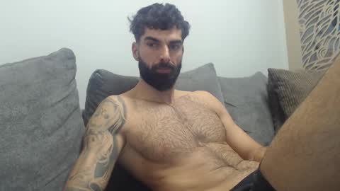 cuteeboy online show from 12/04/25, 06:23