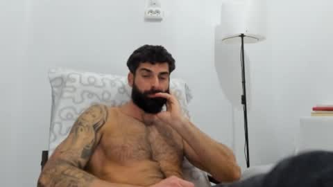 cuteeboy online show from 12/18/25, 04:02