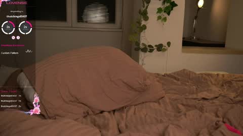 Snapshot of cuteeeeealina chatting on 04/16/26, 09:39 Alina online show from 04/16/26, 09:39