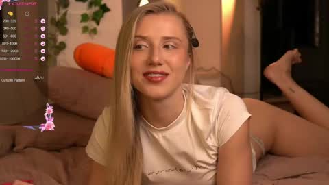 Snapshot of cuteeeeealina chatting on 04/23/26, 08:00 Alina online show from 04/23/26, 08:00