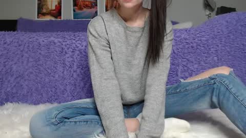 Snapshot of cuteemouse chatting on 12/13/24, 12:06 Anna online show from 12/13/24, 12:06