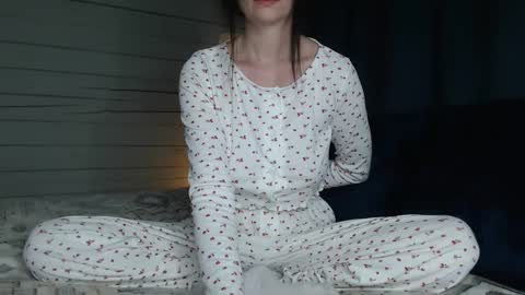 Snapshot of cuteemouse chatting on 01/13/25, 10:36 Anna online show from 01/13/25, 10:36