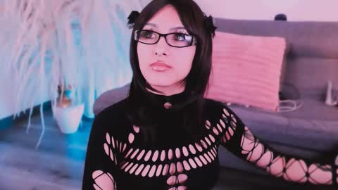 Snapshot of cuteezoe chatting on 11/30/25, 03:21 Zoe online show from 11/30/25, 03:21