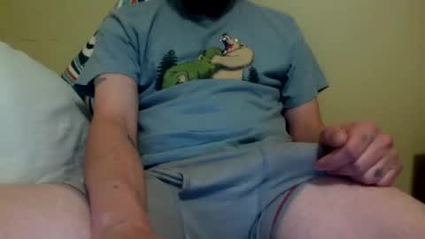 Snapshot of cutehungboi chatting on 11/18/25, 06:51 cutehungboi online show from 11/18/25, 06:51