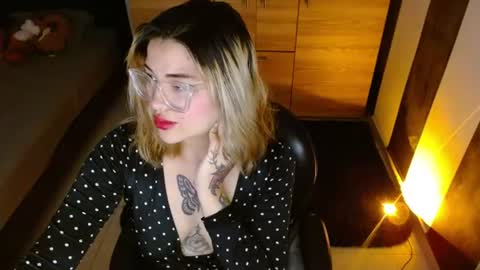 isabella online show from 07/16/26, 10:38