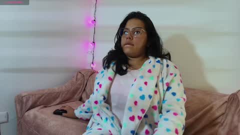 Snapshot of cutejess45 chatting on 01/31/25, 05:51 tell me jess online show from 01/31/25, 05:51