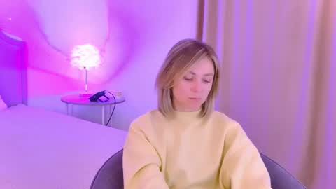 cutemirage online show from 11/08/25, 02:50