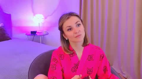 cutemirage online show from 12/01/25, 02:44