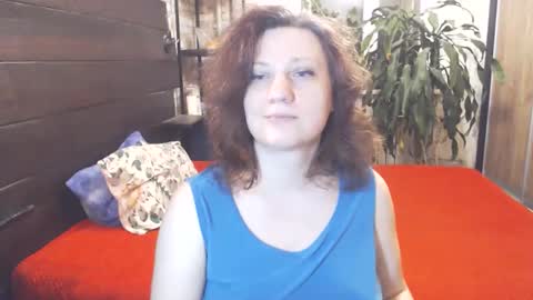 Snapshot of cutemoan chatting on 11/28/25, 10:45 Rita online show from 11/28/25, 10:45