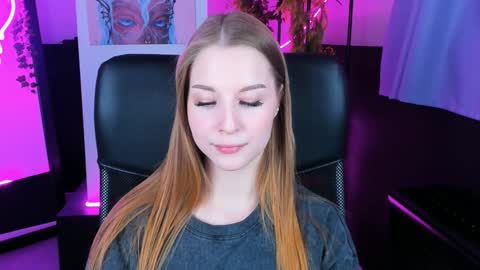 Snapshot of cutemousee chatting on 12/10/24, 01:33 Rina online show from 12/10/24, 01:33