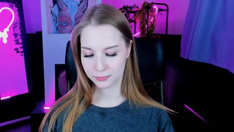 Snapshot of cutemousee chatting on 12/10/24, 04:49 Rina online show from 12/10/24, 04:49