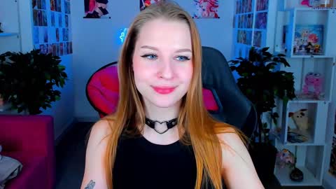 Snapshot of cutemousee chatting on 12/18/24, 12:21 Rina online show from 12/18/24, 12:21