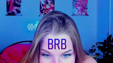 Snapshot of cutemousee chatting on 12/22/24, 11:44 Rina online show from 12/22/24, 11:44