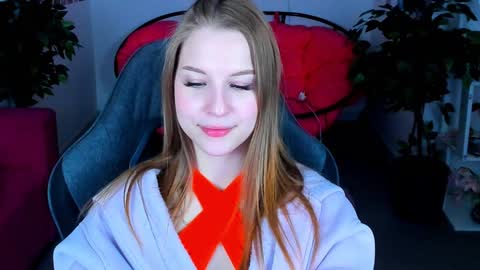 Snapshot of cutemousee chatting on 12/24/24, 06:00 Rina online show from 12/24/24, 06:00